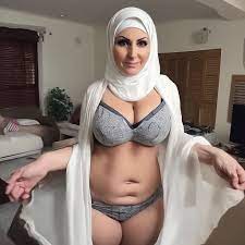 bbw milf woman in hijab - Playground