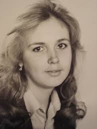 Anna Heng's Instagram, Twitter & Facebook