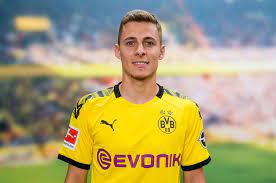 Sebastian #kehl folgt als sportdirektor auf michael #zorc auf zorc, der als spieler und sportlich verantwortlicher insgesamt 43 jahre beim bvb verbracht hat, wird am 01.07.2022 kehl folgen. Transfers Von Borussia Dortmund Die Teuersten Spieler Des Bvb