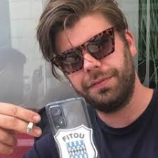 Stream Lou "Blue" Djinn music