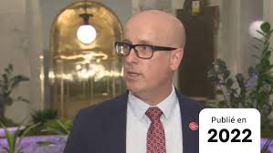 L'Association des enseignants de l'Alberta élève la voix contre le projet  de loi 15