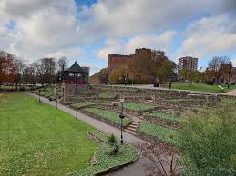 There are two separate lines which cross each other at a raised platform. Tamworth Castle Grounds Picture Of Tamworth Castle Grounds Tripadvisor