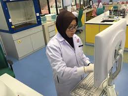 Latihan separa perubatan terbahagi kepada 2 cabang, iaitu latihan separa perubatan bertaraf diploma dan latihan separa tawau (sabah)serian (sarawak)kolej sains kesihatan bersekutu (kskb) (kota kinabalu, sabah)tempat latihan juruteknologi makmal perubatankolej. Ilham Spontan Bawa Kemenangan Pusat Kesihatan Universiti