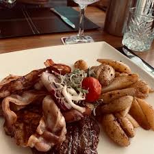 Die edlen tropfen stammen nicht nur aus deutschen winzereien, sondern auch aus südeuropäischen und südamerikanischen. Pesas Allsteaks Im Haus Rosgen Restaurant Duisburg Nw Opentable