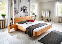 Holzbett fred in kernbuche, geteiltes kopfteil, massivholz, geölte und widerstandsfähige. Holzbetten Qualitat Aus Massivholz Im Schlafstudio Freising Schlafstudio Freising