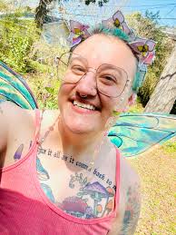 Shout out to Crystal Arts who pixie dusted us a couple of days ago. My  granddaughter made this tiara and the top bit got knocked off. My partner  was going to get