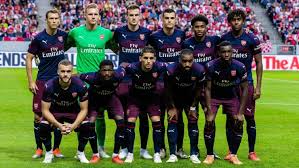 Dass schwarze fußballspieler in deutschland wegen ihrer hautfarbe beleidigt und mit affenlauten verhöhnt wurden, gehörte früher zum traurigen alltag. Doppelpasse Teil 2 Weisse Manner Fuhren Die Geschafte Schwarze Spielen Archiv