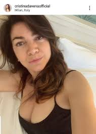 Cristina d'avena was born on july 6, 1964 in bologna, italy. Cristina D Avena The Shots That Are Driving Fans Crazy Curler Ruetir