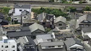 Gempa bumi adalah pergerakan permukaan bumi akibat gelombang yang disebabkan oleh pelepasan energi dari dalam lapisan bumi. Gempa Bumi 6 7 Sr Di Jepang Sebabkan 26 Orang Terluka Tirto Id
