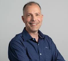 Shaun Roos's Instagram, Twitter & Facebook