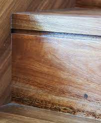 The nosing sits directly flush with the riser below to make it look like the stairs are one. No Overhang Nosing Gowling Stairs