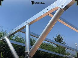 La tettoia a sbalzo ts è realizzata con la struttura in ferro zincato oppure zincato e verniciato in colori. Tettoie A Sbalzo E Coperture Modulari Per Parcheggi Auto Tensonova