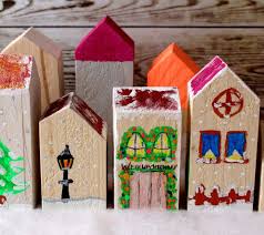 Durch das basteln lernen kinder, kreative ideen zu entwickeln und diese umzusetzen. Diy Holzhauser Sagen Und Bemalen Tolle Idee Fur Kinder In Der Weihnachtszeit Kinder Basteln Holz Weihnachtsbaumschmuck Basteln Kinder Werken Mit Kindern Holz