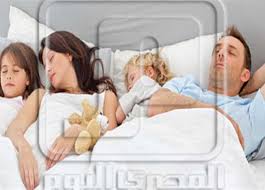 تبدأ علامات البلوغ الطبيعي عند أغلب البنات ما بين سن العاشرة إلى سن السادسة عشر. Ù‡Ù„ Ù‡Ù†Ø§Ùƒ Ø§Ø±ØªØ¨Ø§Ø· Ø¨ÙŠÙ† Ø¹Ù„Ø§Ù‚Ø© Ø§Ù„Ø£Ø¨ Ø¨Ø§Ø¨Ù†ØªÙ‡ ÙˆØªØ­Ø¯ÙŠØ¯ Ø³Ù† Ø§Ù„Ø¨Ù„ÙˆØº Ø§Ù„Ù…ØµØ±ÙŠ Ø§Ù„ÙŠÙˆÙ…