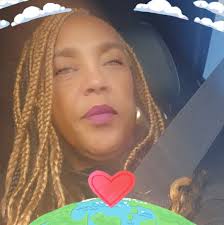 Ernestine Hunter's Instagram, Twitter & Facebook