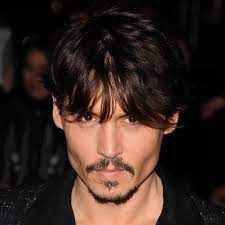 Babası john, bir mühendisti, annesi betty sue ise garsonluk yapıyordu. Johnny Depp Fan Lexikon