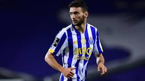Ao 12º jogo com a camisola da equipa principal do fc porto, eis que chegou o tão desejado golo para joão mário. Direita Impoe Cortes No Plantel Do Fc Porto Fc Porto Jornal Record