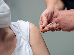 Forums pour discuter de vacciner, voir ses formes composées, des exemples et poser vos questions. Covid 19 Quel Effet Du Vaccin Sur Les Asymptomatiques Sciences Et Avenir