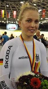 Synchronsprecher von tisha custodio bei der serie big shot ist marie hinze. Emma Hinze Wikiwand