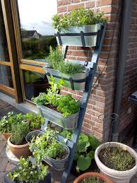 Krauterleiter Um Einen Kasten Erweitert Garten Ideen Garten Krauterleiter