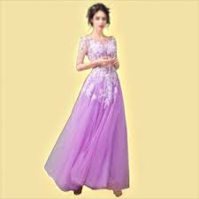 Unabhängig von der farbe, es kann auch ein kurzes weißes, gelbes oder rotes kleid sein, deutet ein kurzes, enges kleid auf die weibliche lust hin. Brautkleid Traum Deutung