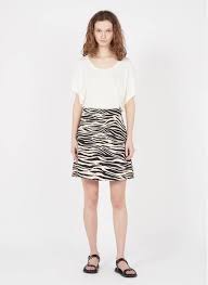 Check spelling or type a new query. Jupe Courte Trapeze Imprimee En Coton Et Lin Mastic Tara Jarmon Femme Place Des Tendances