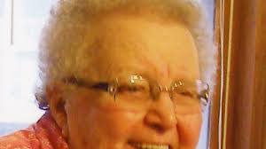 Lisa Ardis's Instagram, Twitter & Facebook