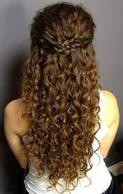 Nette Lange Frisur Ideen Fur Frauen Mit Dem Naturlichen Gelockten Haar 2019 Curly Hair Styles Naturally Natural Curls Hairstyles Curly Bridal Hair