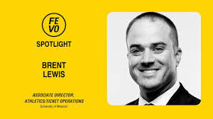 Aaron Parris's Instagram, Twitter & Facebook