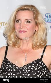 Suzanne jpg hi-res stock photography and images