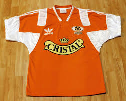 In der saison 2021 spielt der verein in der zweithöchsten spielklasse chiles, . Cd Cobreloa 1993 Heimtrikot