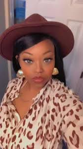 Random fact: I love country music 🎼