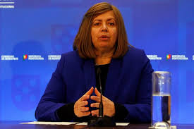 Depois de algum tempo ter preferido não mostrar que tinha o cabelo rapado devido a um problema oncológico, a ministra apareceu na apresentação da estratégia para o aumento da competitividade portuária no auditório. Ministra Ana Paula Vitorino Luta Contra Cancro Celebridades Flash
