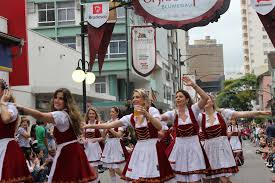 Pilsen, ipa, weiss, pale ale sextou com s de saudade! Forget Bavaria Here Are 11 Reasons To Celebrate Oktoberfest In Brazil Instead