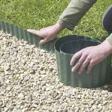 Leroy merlin supports people all around the world improve their living environment and lifestyle, by helping everyone design the. Bordure A Derouler Greenborder Plastique Vert H 20 00 X L 900 00 Cm Bordure De Jardin Bordure Jardin Plastique Bordure Gazon