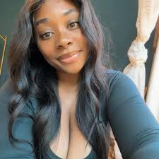 Doug surprises Carrie at her work party but he's getting hungry... The King  of Queens, Season 1 Episode 15:"Hungry Man". Carrie's boss invites Doug and  Carrie to a cocktail party. Doug, plagued