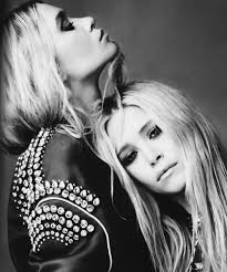 And if so, where will you be changing your clothes? 25 Two Girls Ideas Editorial Fashion Fashion Photography Two Girls