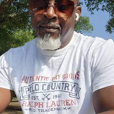 Dwight Sterling's Instagram, Twitter & Facebook