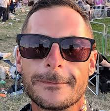 Found this little beauty yesterday, please could anyone help ID the lovely  lady? Tia S ኝ N N