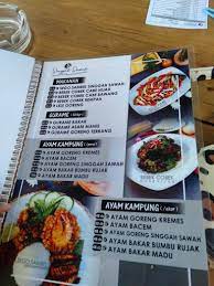 Makanan terkenal ini menjadi daya tarik tersendiri terutama mereka yang telah tahu adanya kebun. Lokasi Dan Harga Menu Cafe Singgah Sawah Balongbendo Sidoarjo Travel And Word