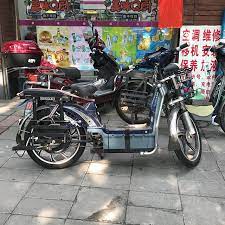 変態バイク その2 中国のバイクは荷物を足元に載せるからホイールベースがすべからく長いかっこいい vehicles motorcycle