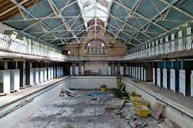 Swimming Pool At Bournville Baths In Stirchley Opened By George Cadbury Junior In 1911 But Have Been Derelict Si Abandoned Places Places Of Interest Abandoned