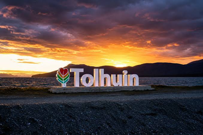 Hoy Tolhuin celebra su 54° aniversario: la historia de un pueblo que late en el corazón de la isla