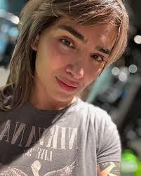 Addison Weiss's Instagram, Twitter & Facebook