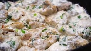 Mintaj Na Skovorode So Smetanoj I Chesnokom Mintaj Recept Eda Video Recept Video Kulinariya Eda Recepty