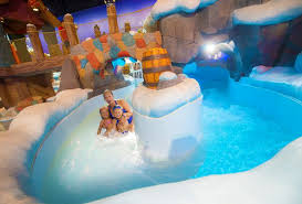 Qui sera le plus courageux moussaillon qui défiera l'incroyable toboggan sky drop ? Le Parc Aquatique De Plopsaqua La Panne Outspot