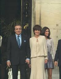 C'est le cas de davy sardou, fils de michel. Michel Sardou Trois Femmes Quatre Enfants Et Cinquante Ans De Carriere Elle