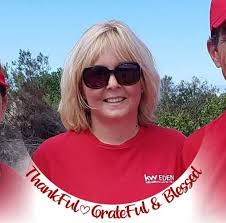 Display all your art in a simplistic way with a DIY Magnet Poster Frame!  skl.sh/magnet-frame