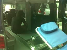 Jika panjang mobil ambulans 250 cm dan lebarnya 150 cm, berapa ukuran tempat tidur yang bisa masuk ke ambulans? Buat Ambulance Industri Pembuatan Mobil Ambulance Penyedia Alat Kesehatan
