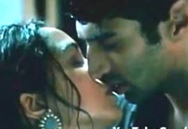 Aditya Roy Kapoor kissing Shraddha Kapoor: Aashiqui 2